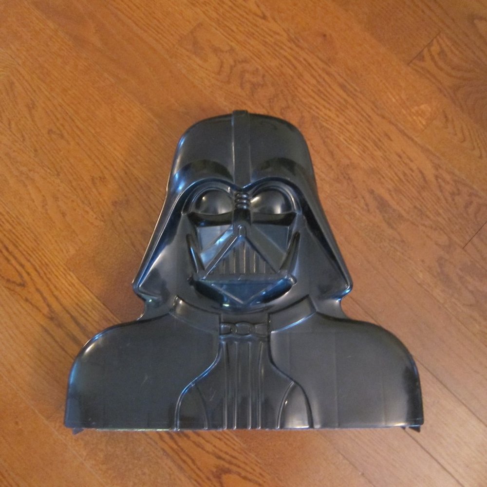 Vintage 1980 Star Wars Darth Vader Case